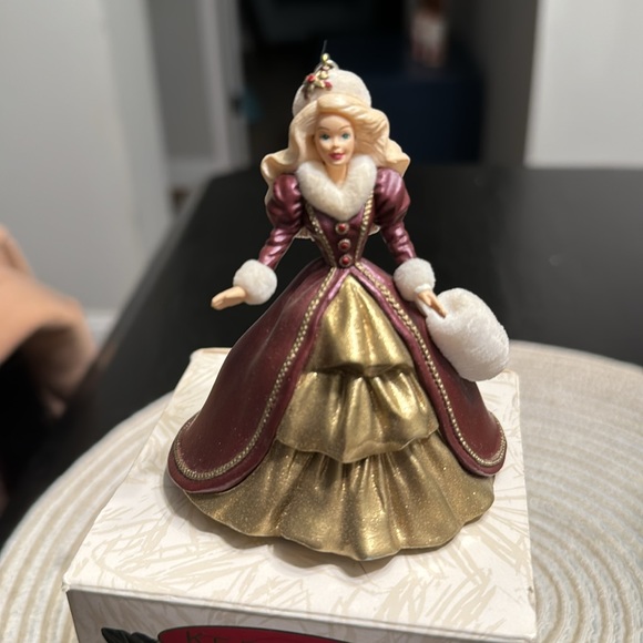 Vintage holiday Barbie ornament - Picture 4 of 4